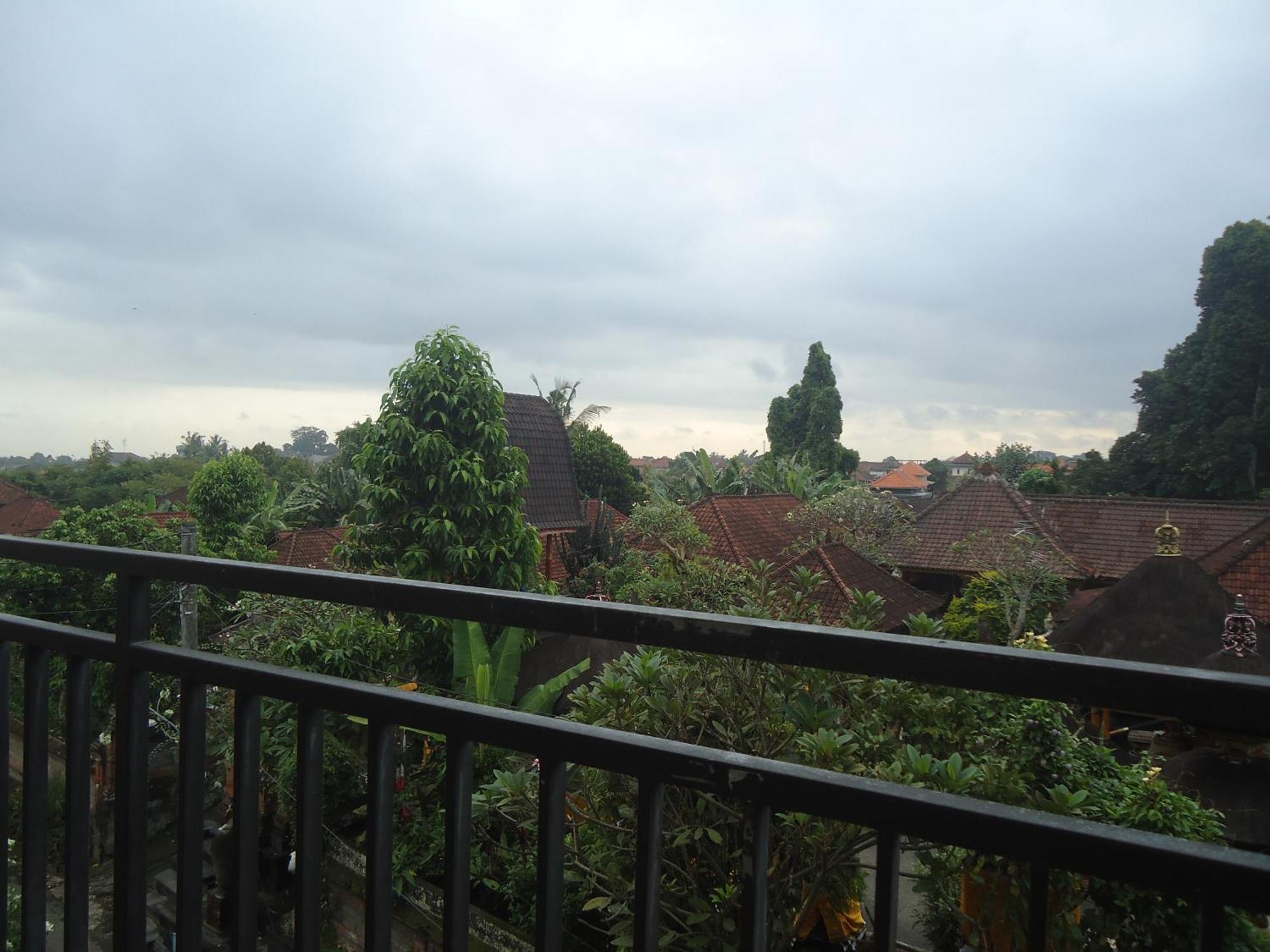 Apartment Kenari Diwang