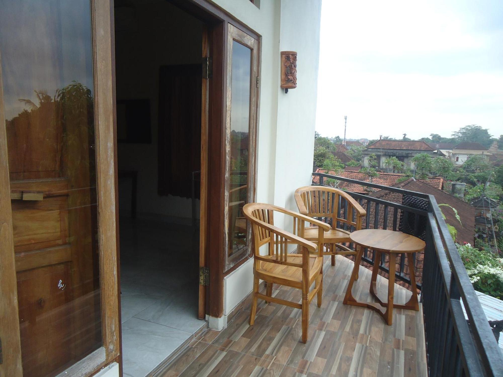 Apartment Kenari Diwang