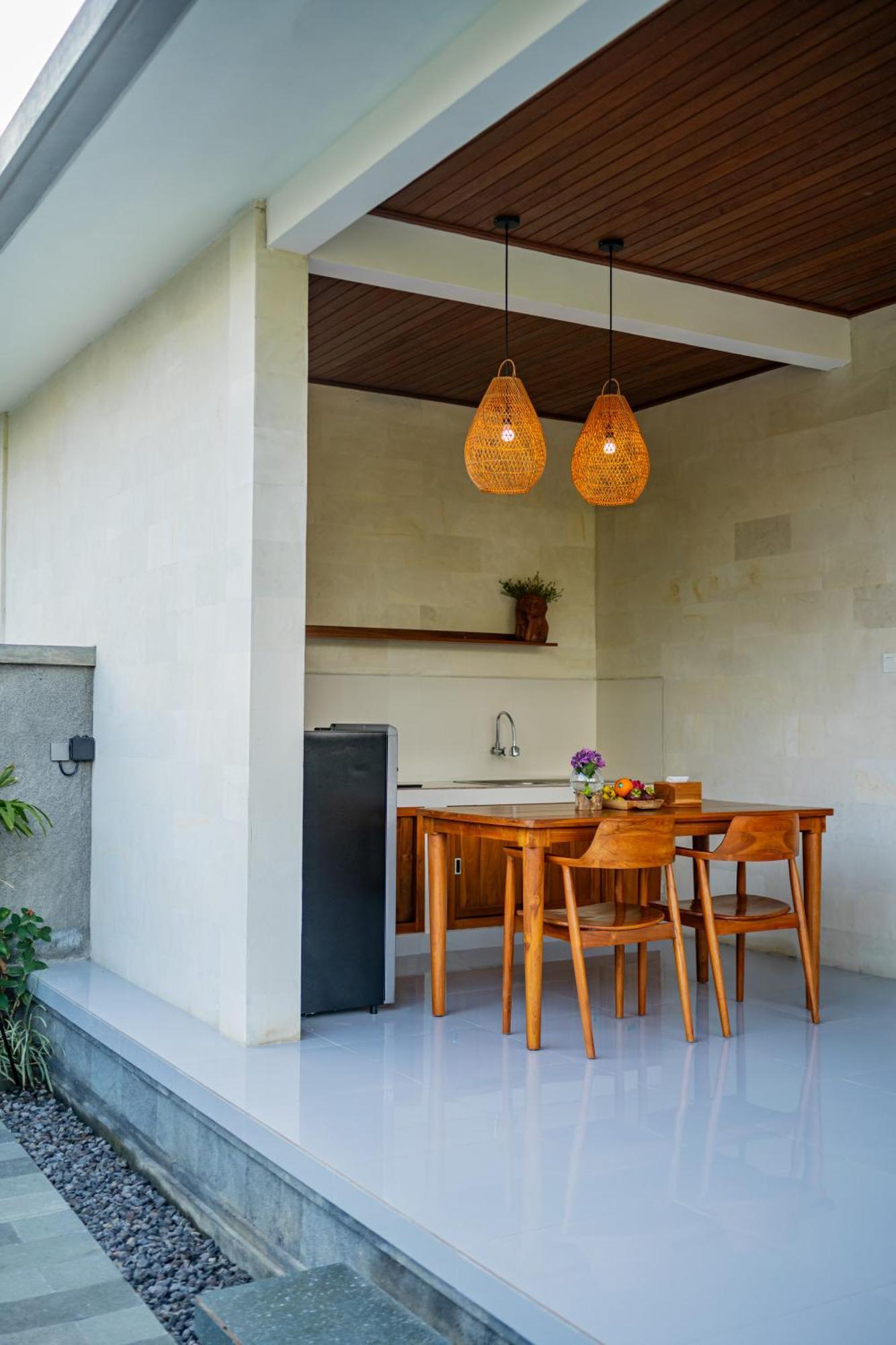 Tinggal Sari Villa *