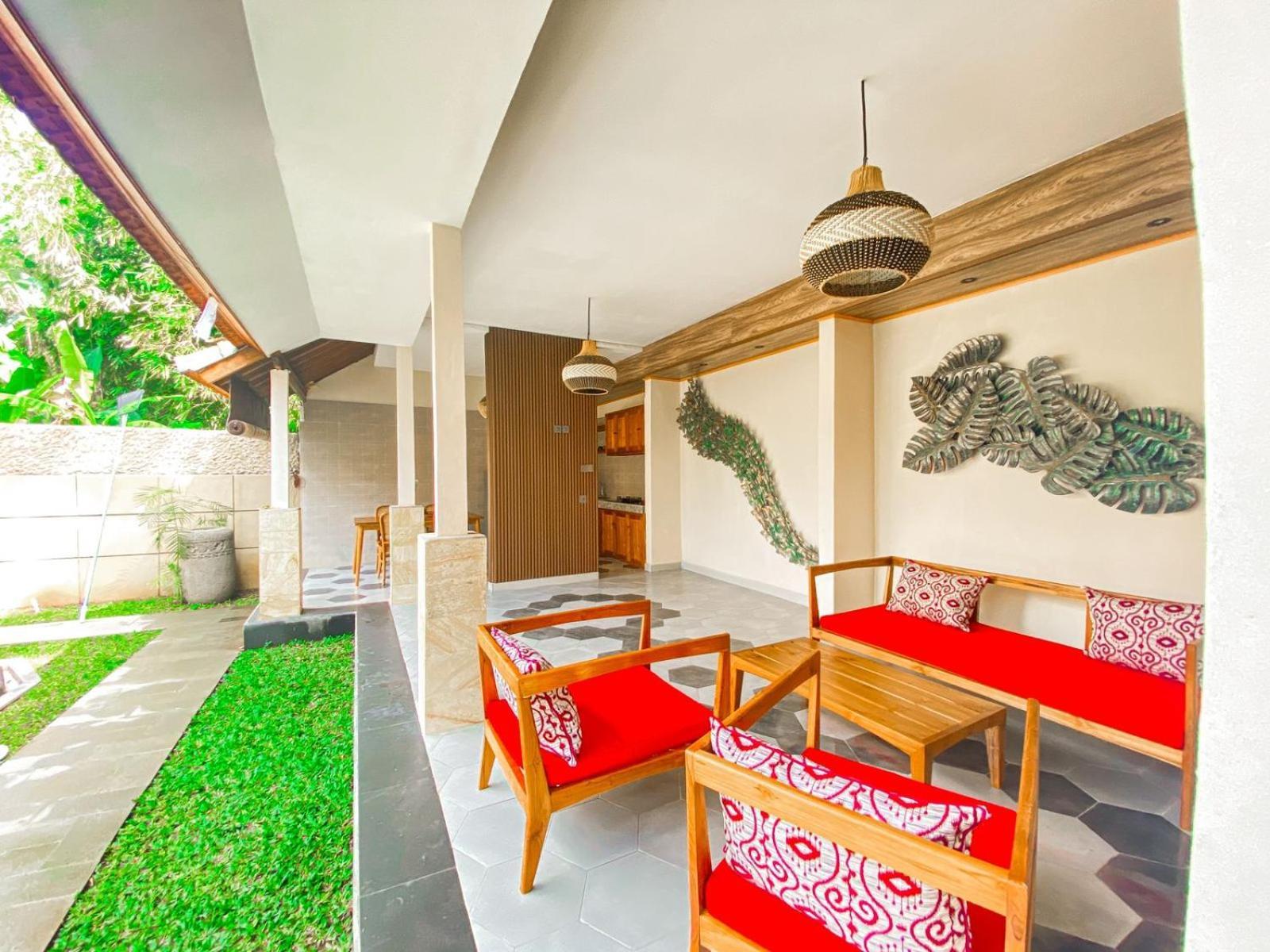 Karunia House Villa *