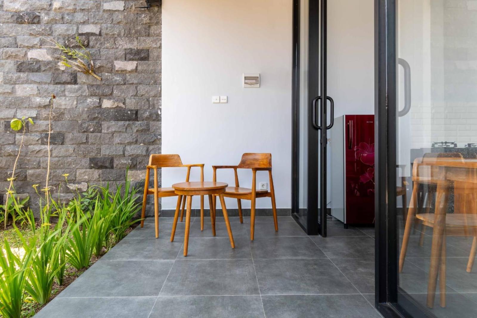 Semanggi Private Villa *