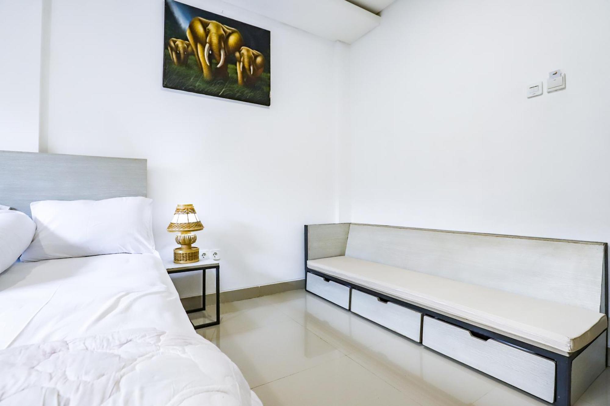 Guest house White Blue House - Private Room, Shared Pool And Kitchen - 8