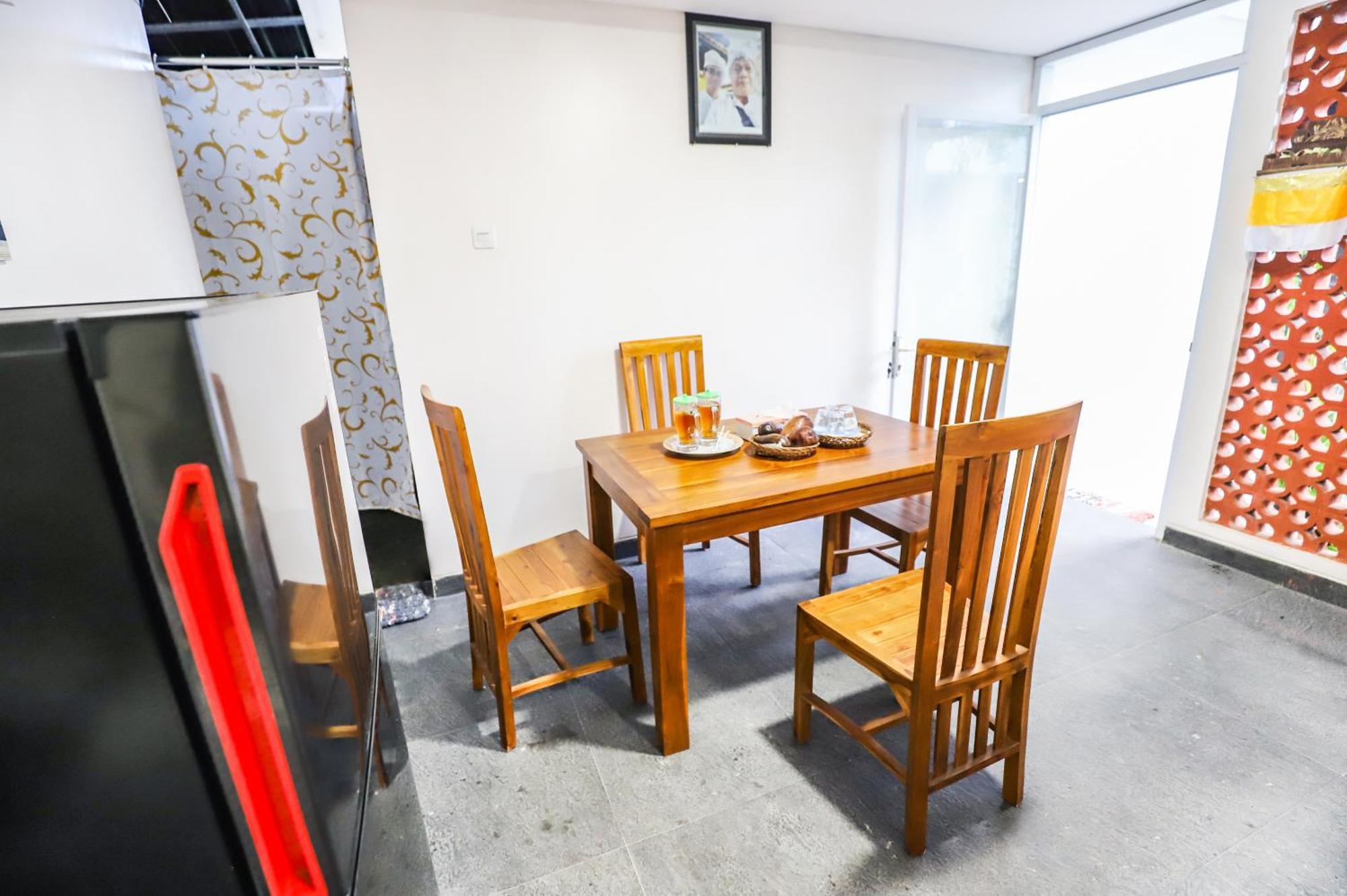 Guest house White Blue House - Private Room, Shared Pool And Kitchen - 8 *