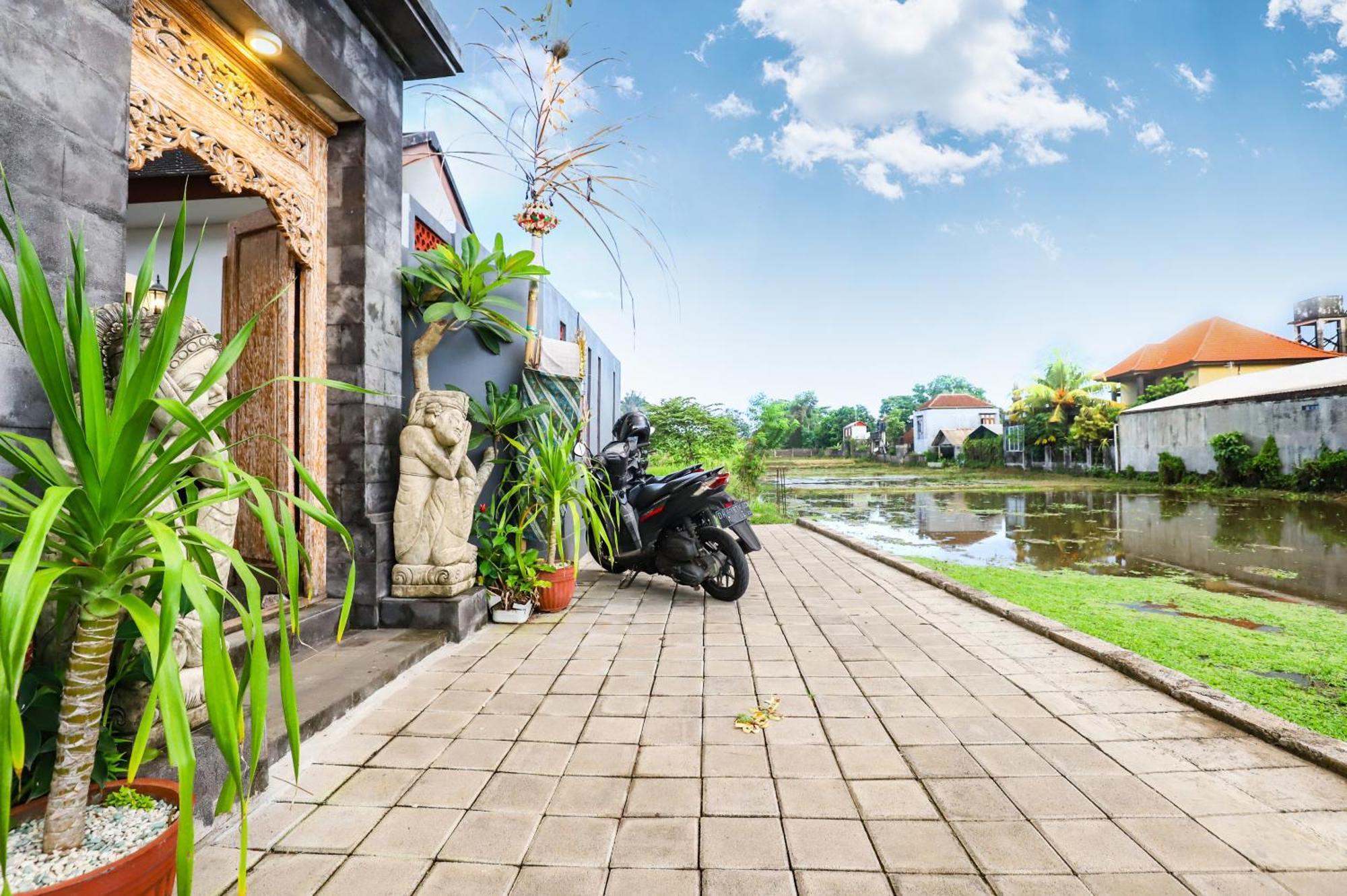 White Blue House - Private Room, Shared Pool And Kitchen - 8 Guest house *