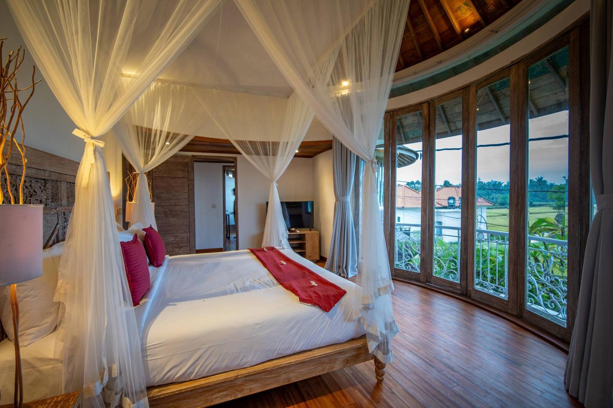 Amatara Arya 3*