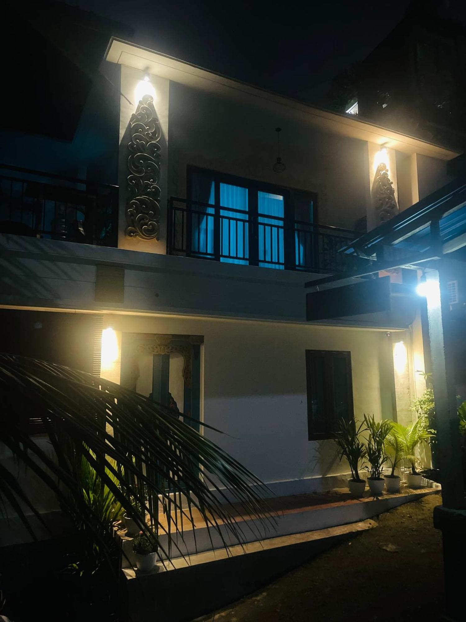 House 2 Floor Rumah tetamu Ubud (Bali)