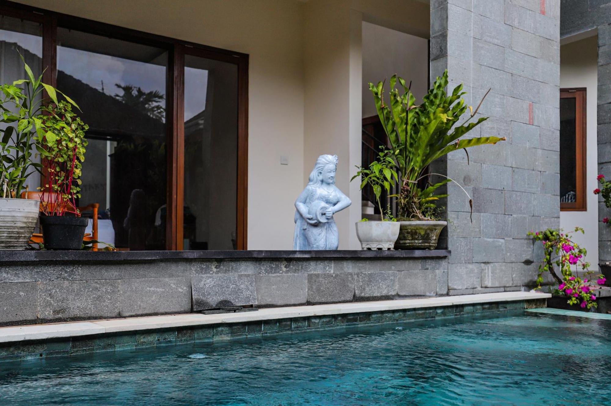 Guest house Simple Classic With Own Kitchen & Shared Pool *