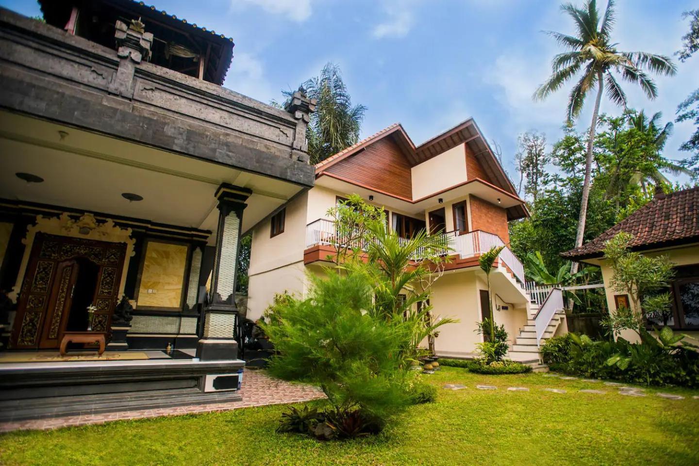 Compact Magic 2-floor 4bdr House With Yoga Terrace Villa Ubud