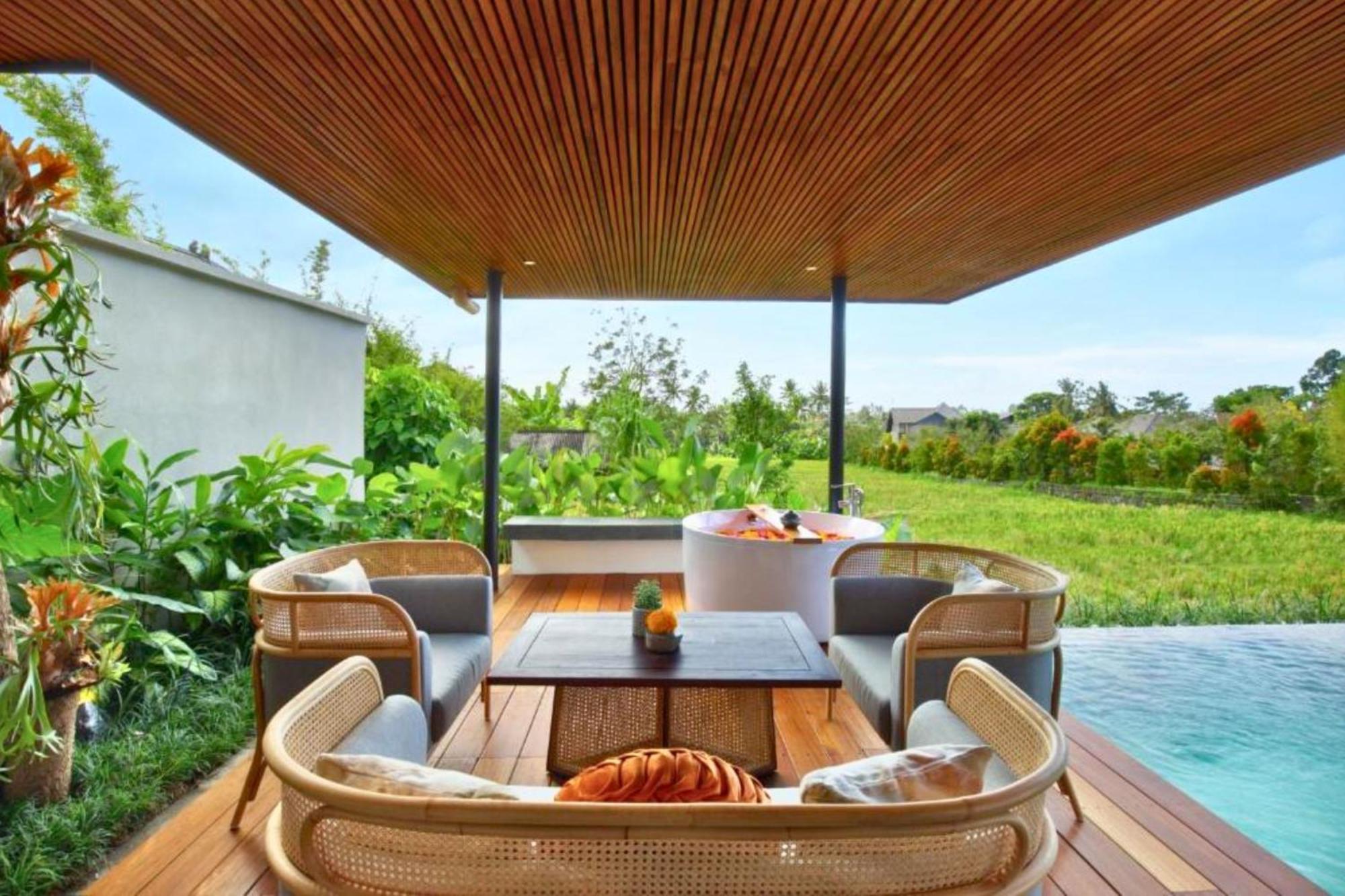 Entire 2br Royal Ricefield Pool Zn56 *