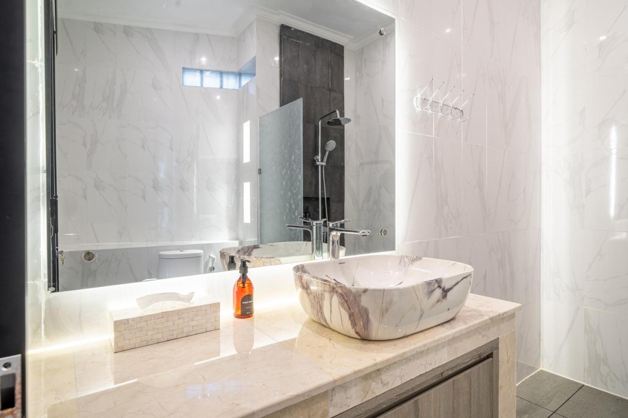 Hidden Gem Revealed - Book Now & Save On Your Brand New Jungle 3br! *