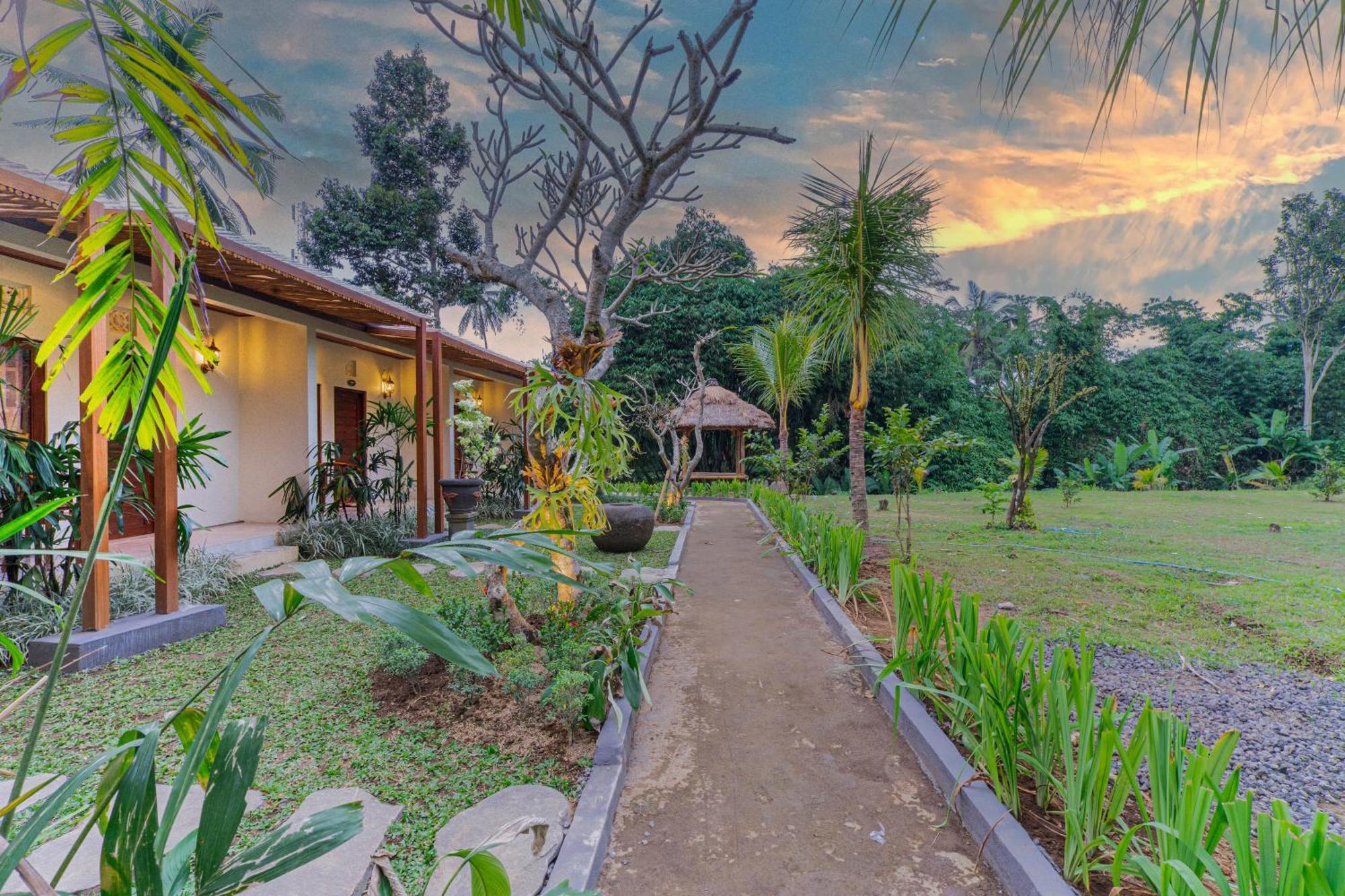 Puri Kurnia Ayu Wisma tamu