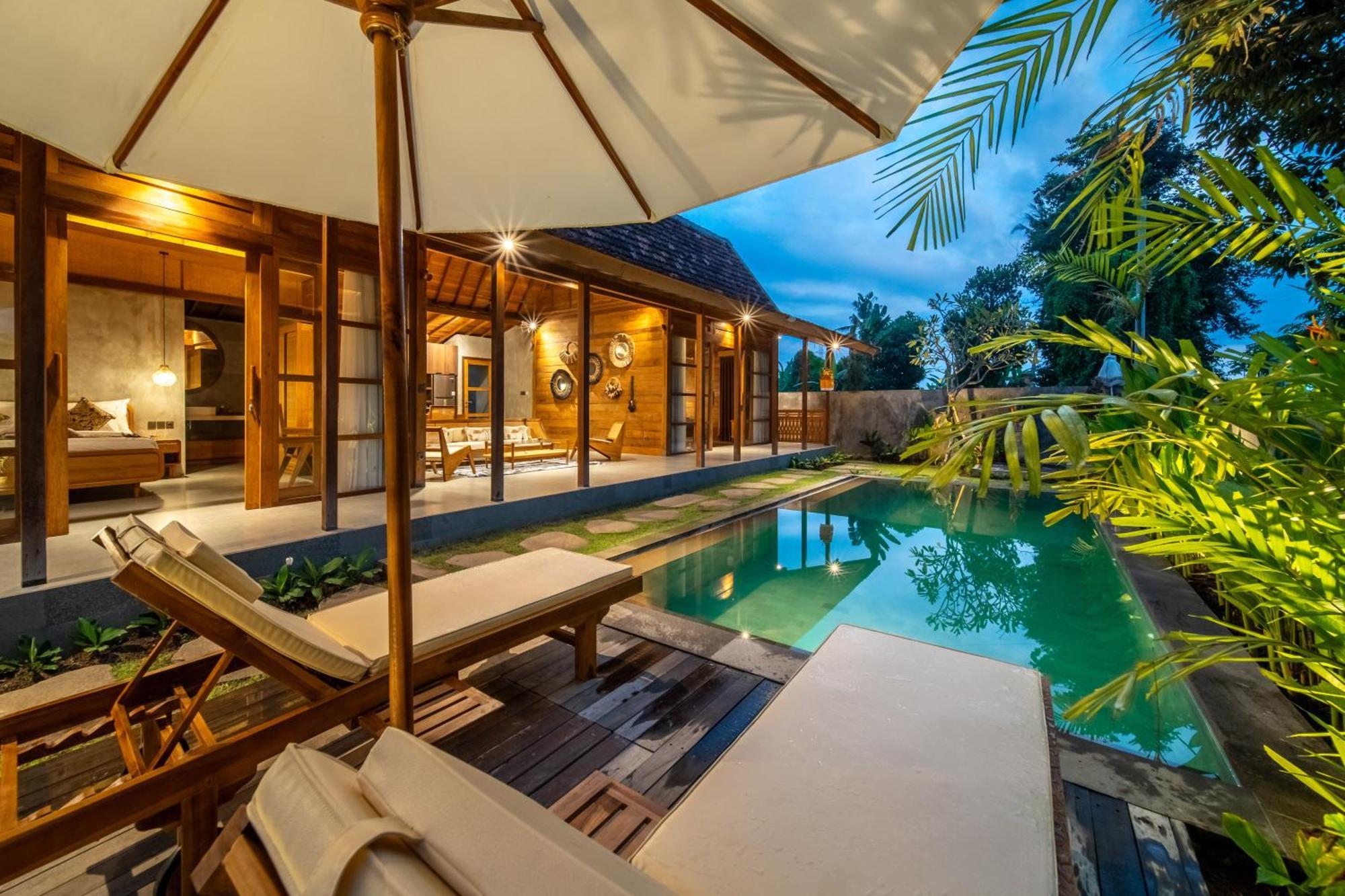 Kayu Retreat - Traditional Luxe In Calm Area Of Villa *