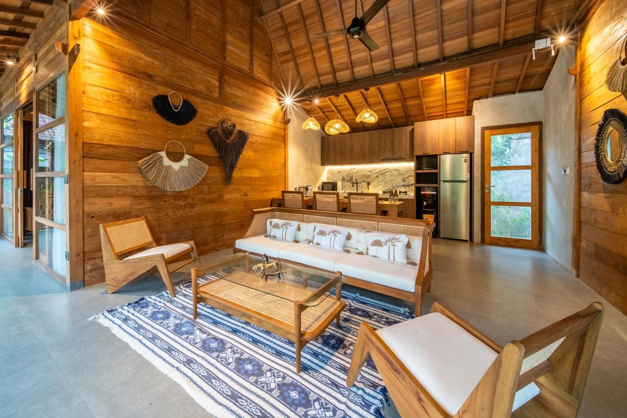 Villa Kayu Retreat - Traditional Luxe In Calm Area Of