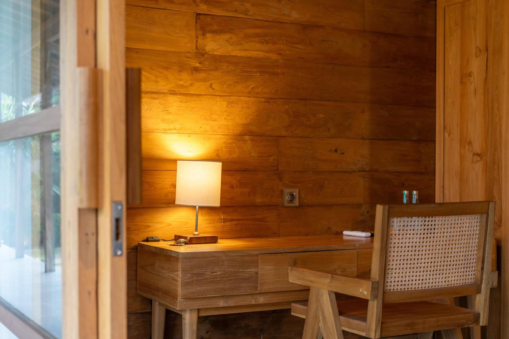 Kayu Retreat - Traditional Luxe In Calm Area Of