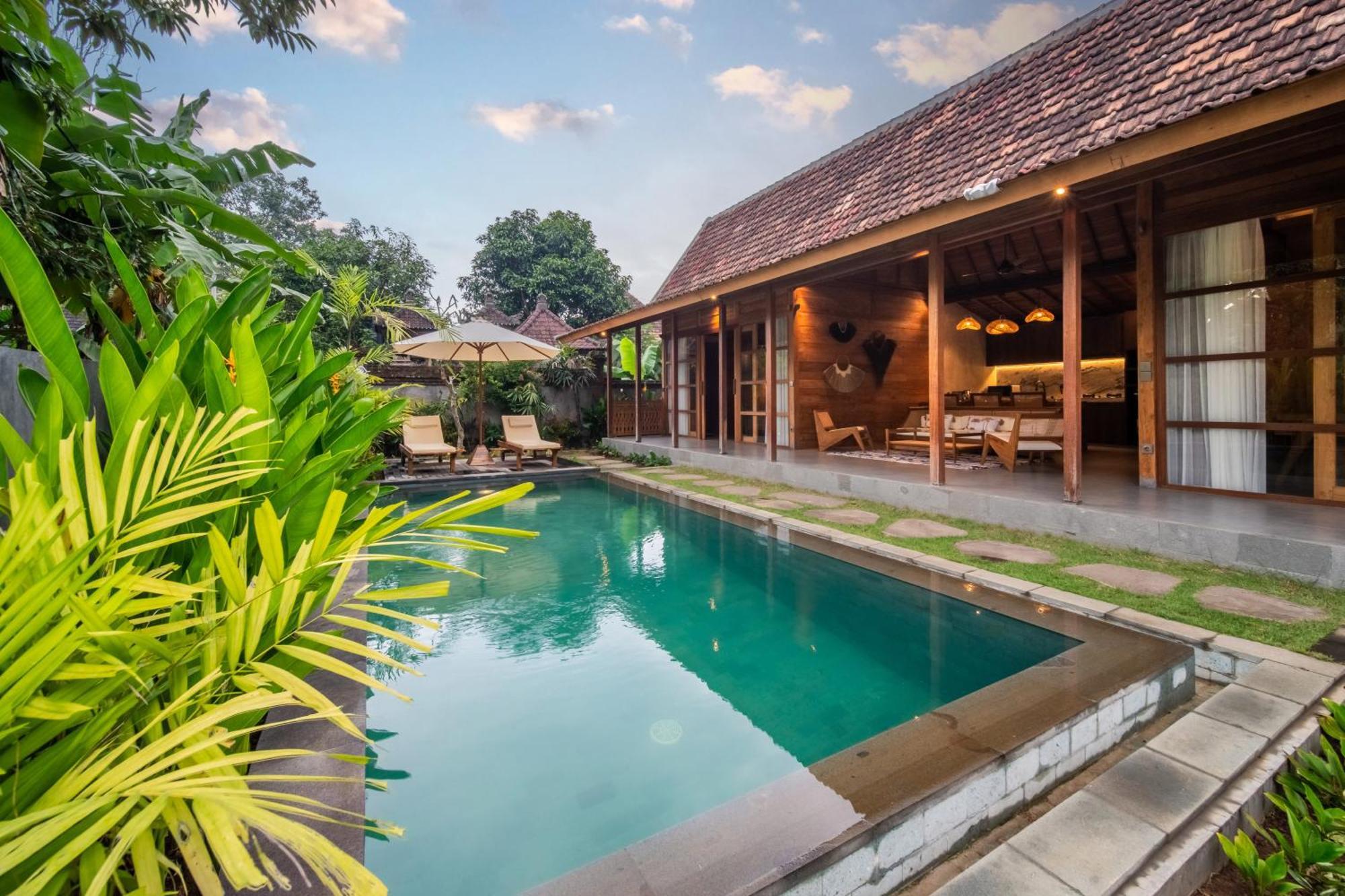 Kayu Retreat - Traditional Luxe In Calm Area Of Villa Ubud (Bali)