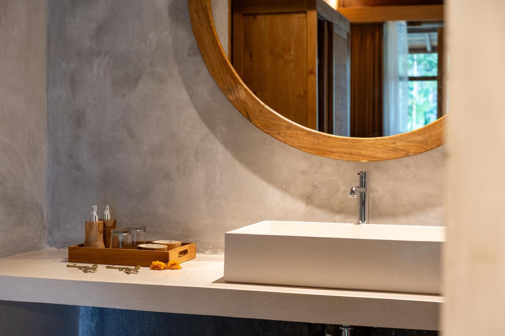 Kayu Retreat - Traditional Luxe In Calm Area Of