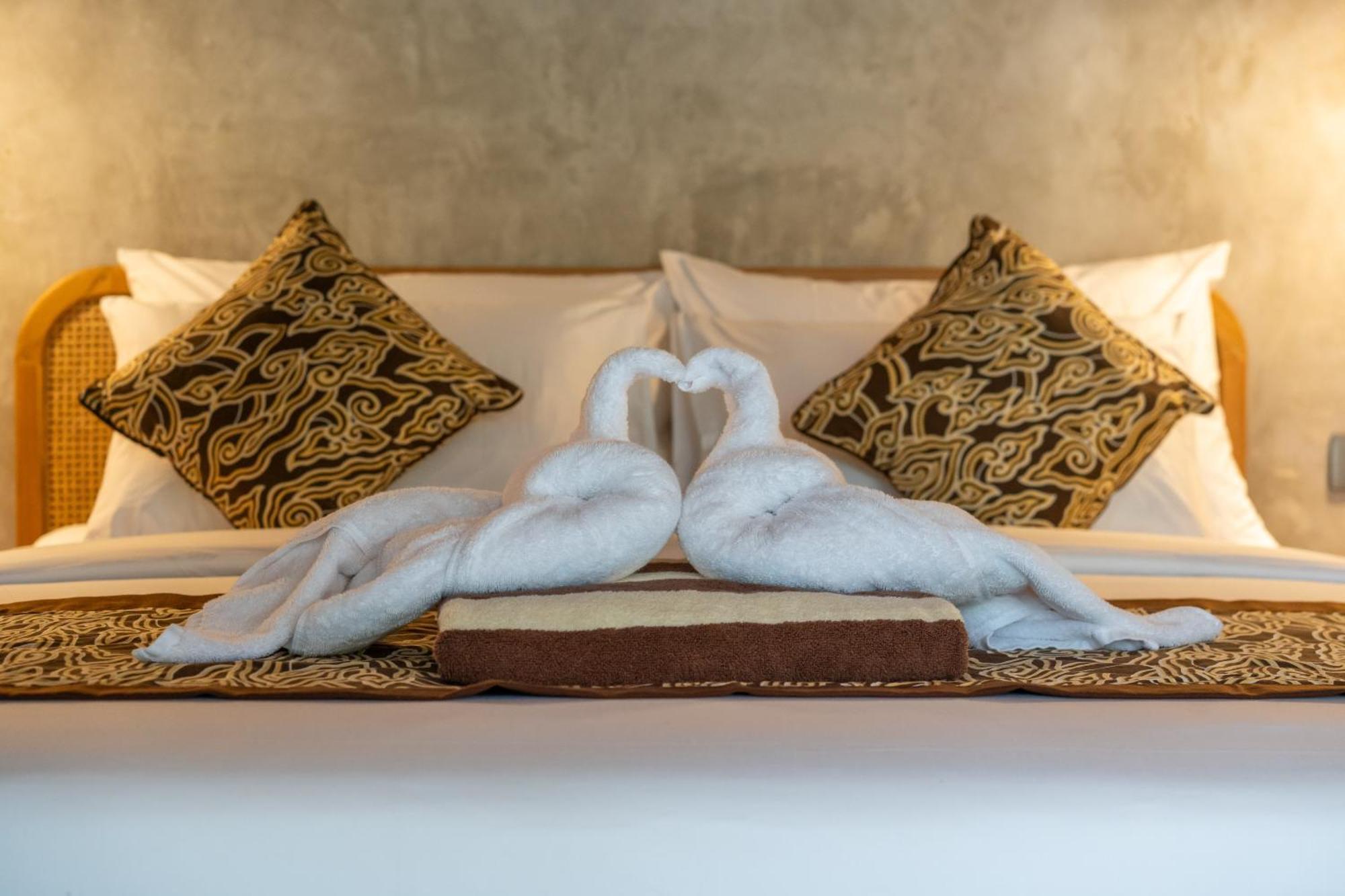 Kayu Retreat - Traditional Luxe In Calm Area Of Villa *