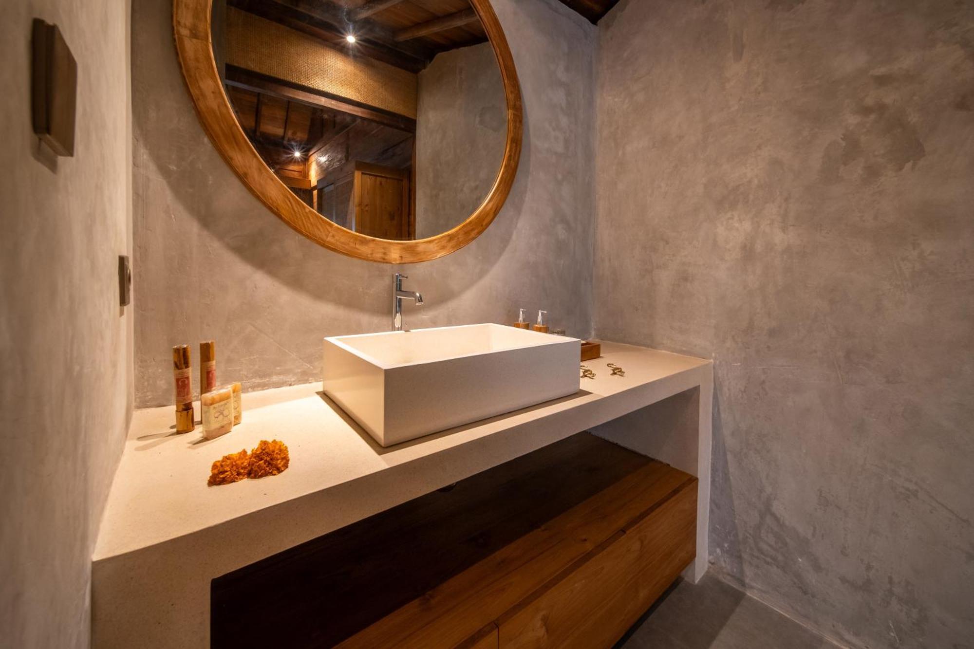 Villa Kayu Retreat - Traditional Luxe In Calm Area Of