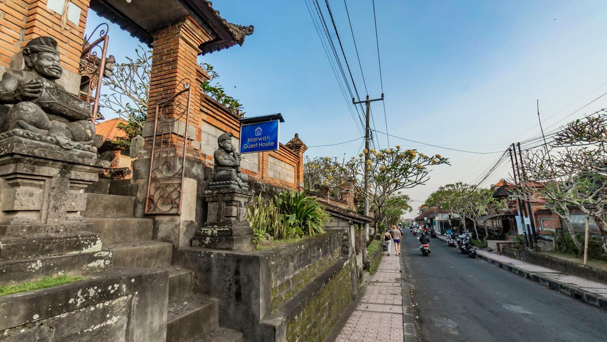 Marwati Wisma tamu