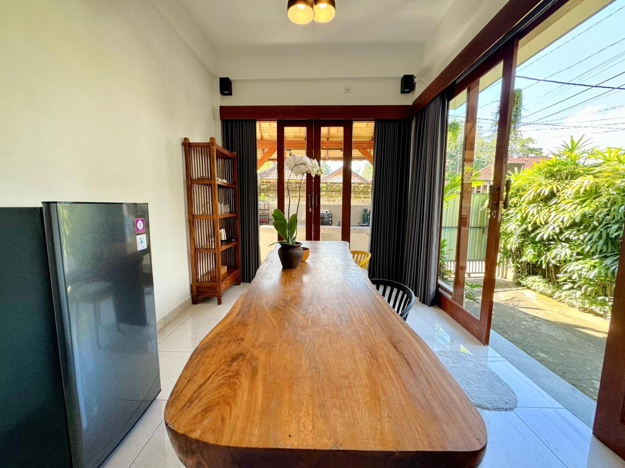 Pranawa Guest house *