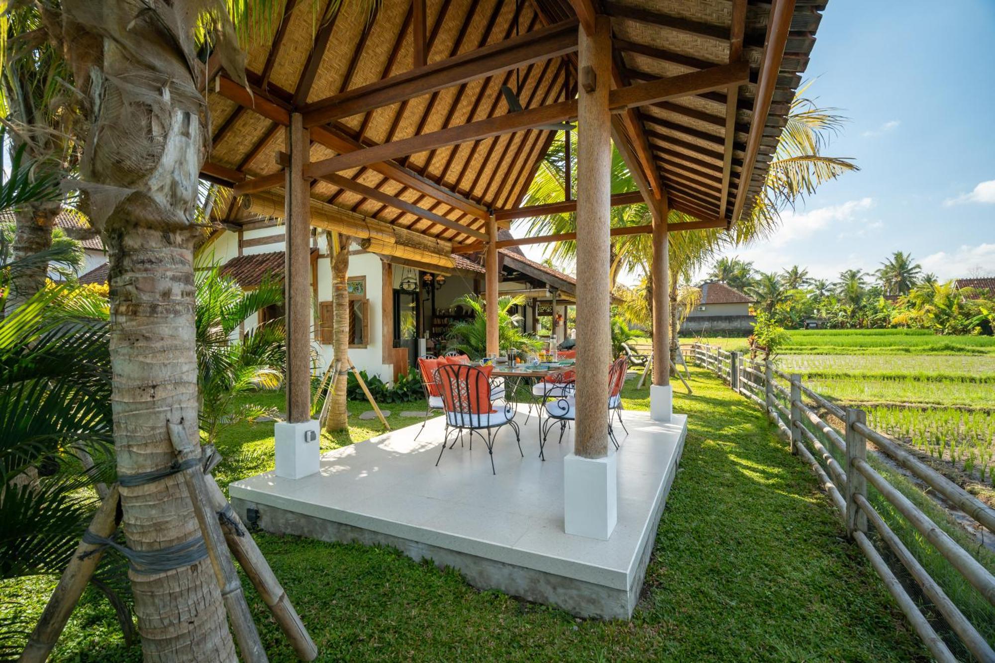 Kelapa Di Sawah By Travellink Bali *
