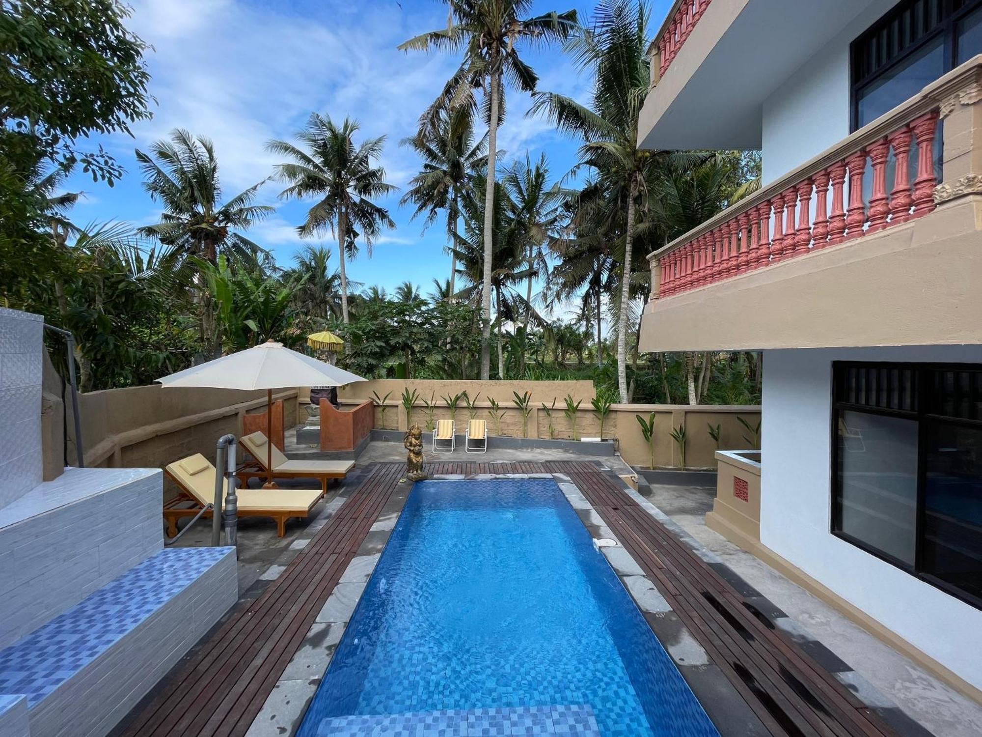 Guest house Rai Wood Carver And