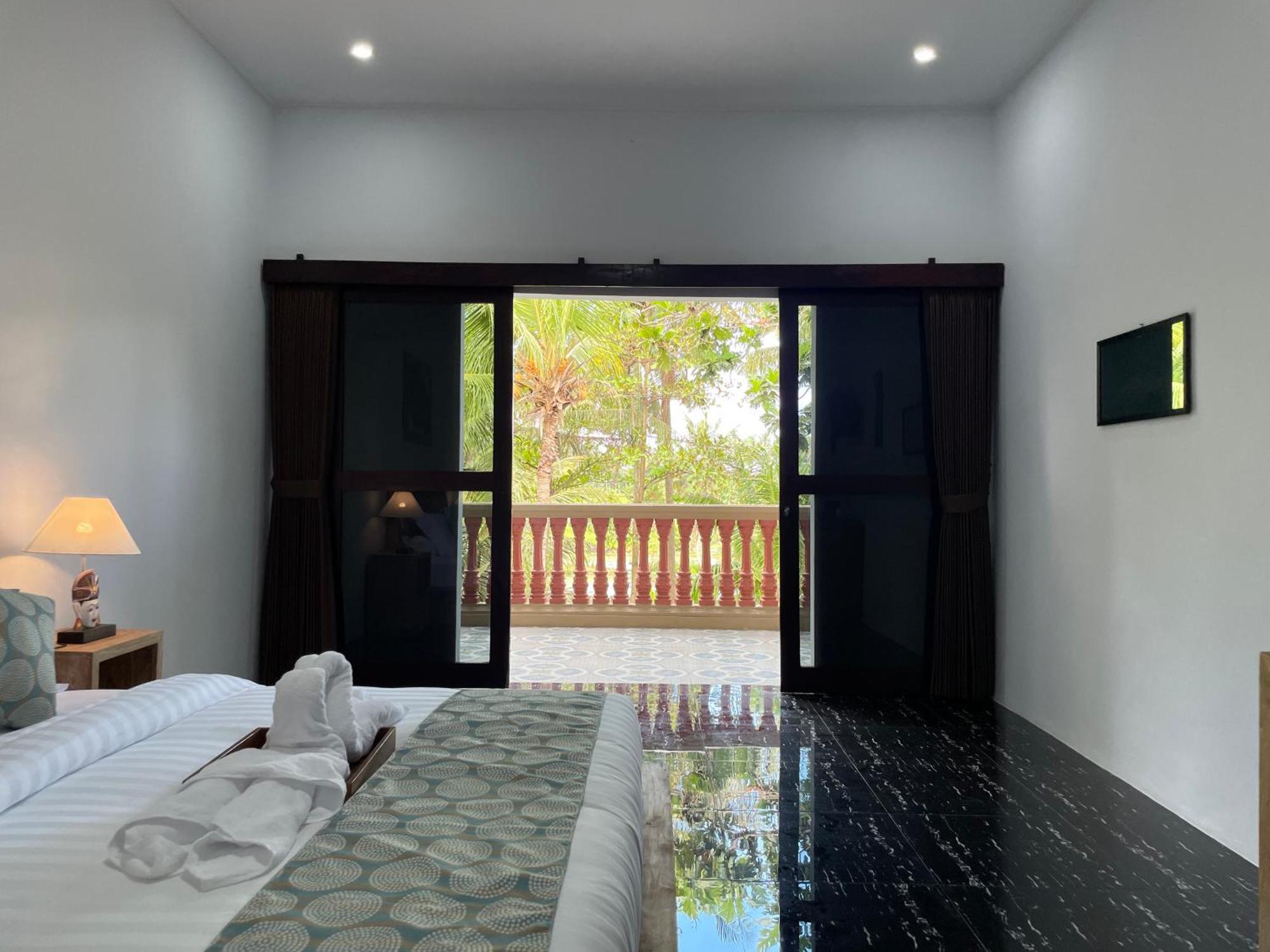 Guest house Rai Wood Carver And