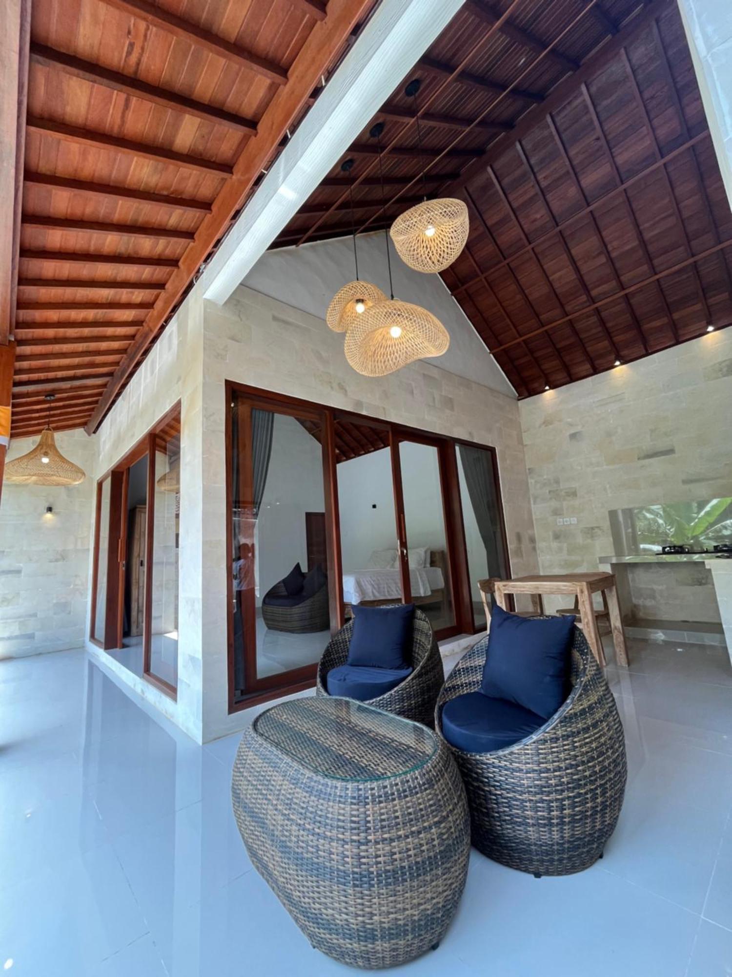 Pis Bolong House Ubud