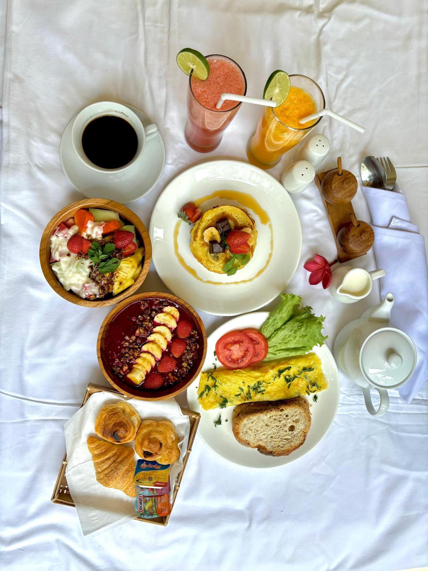 Acomodação com café da manhã  Ayis House