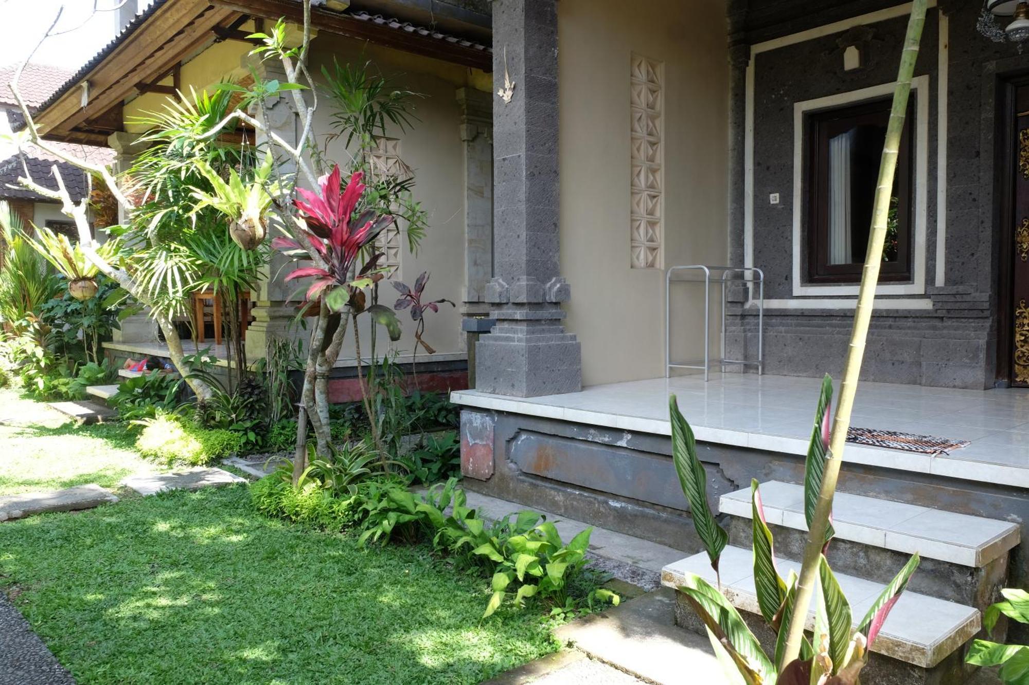 Guest house Suastika 2*