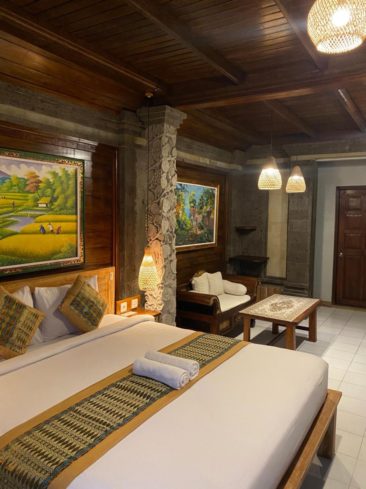 Villa Puri Joglo House