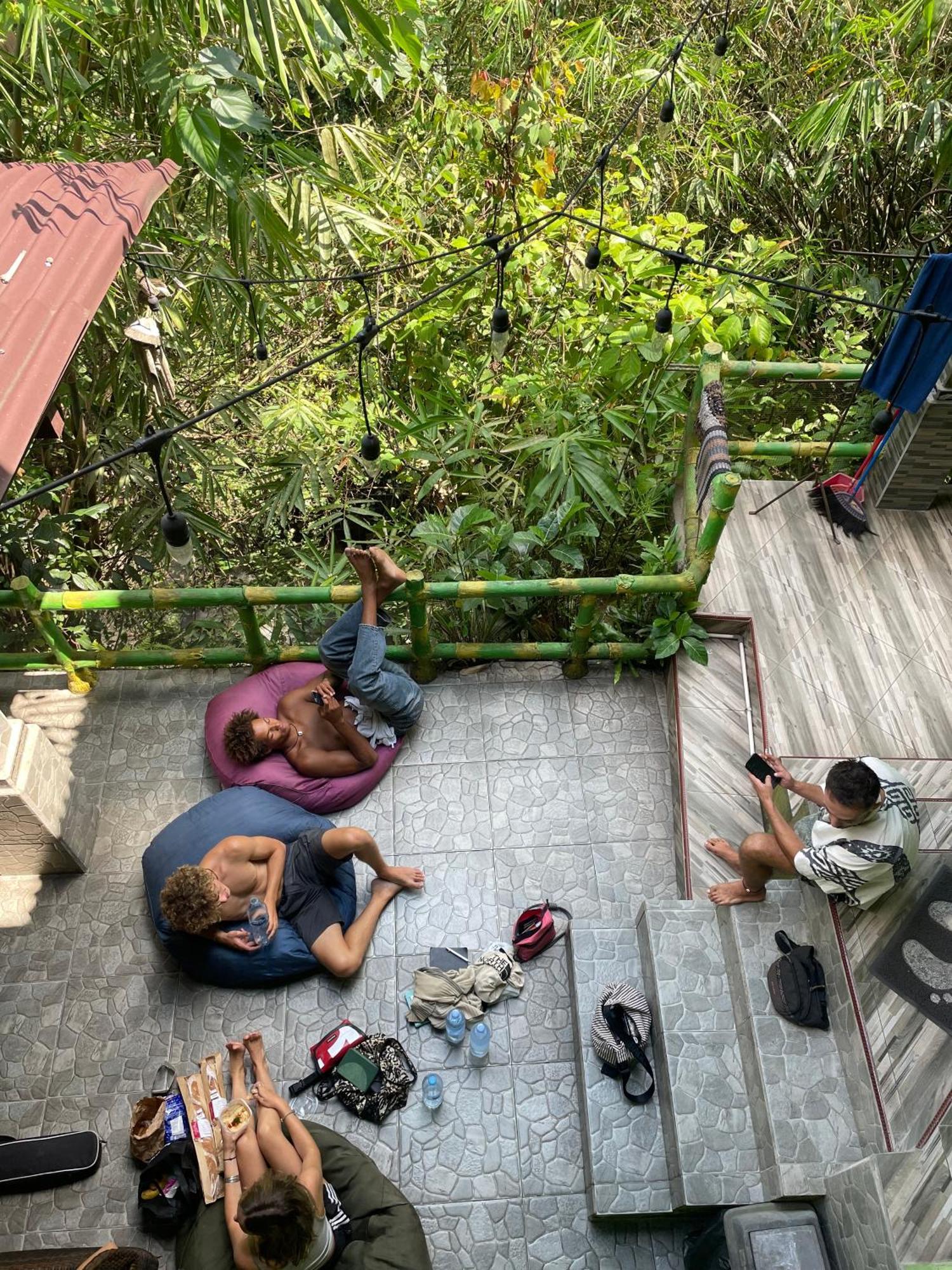 Asrama Ww Backpackers