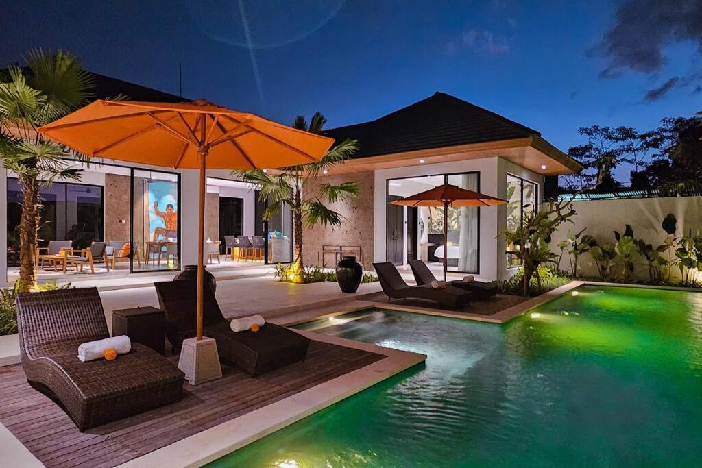 Lavatera * Ubud (Bali)