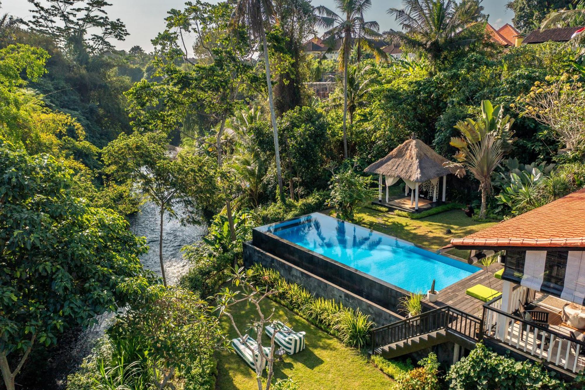 Lepak By The River In Villa