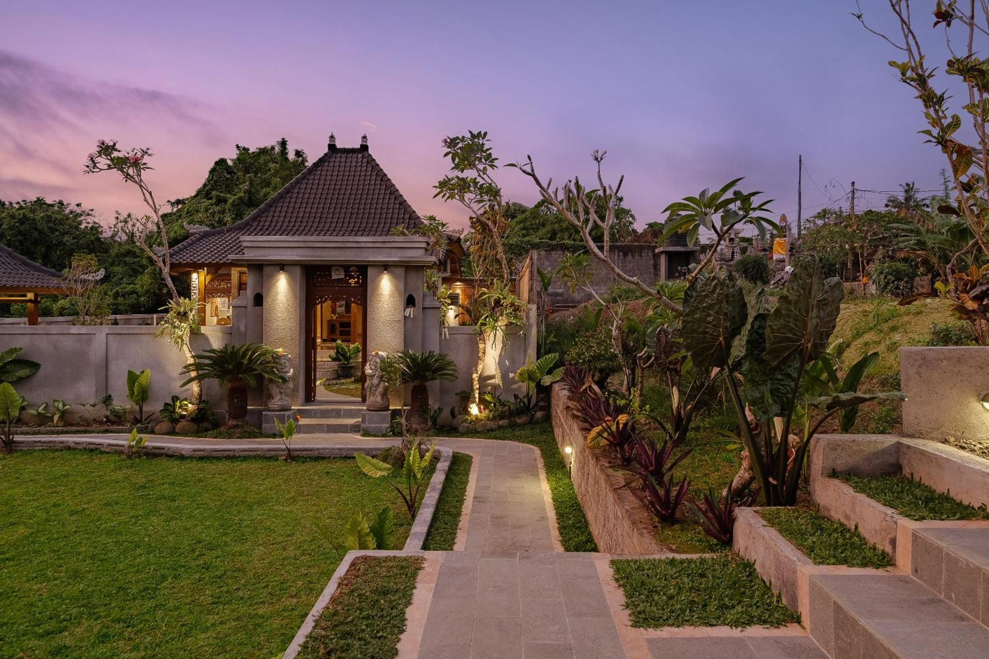 Ari Yudha Villa
