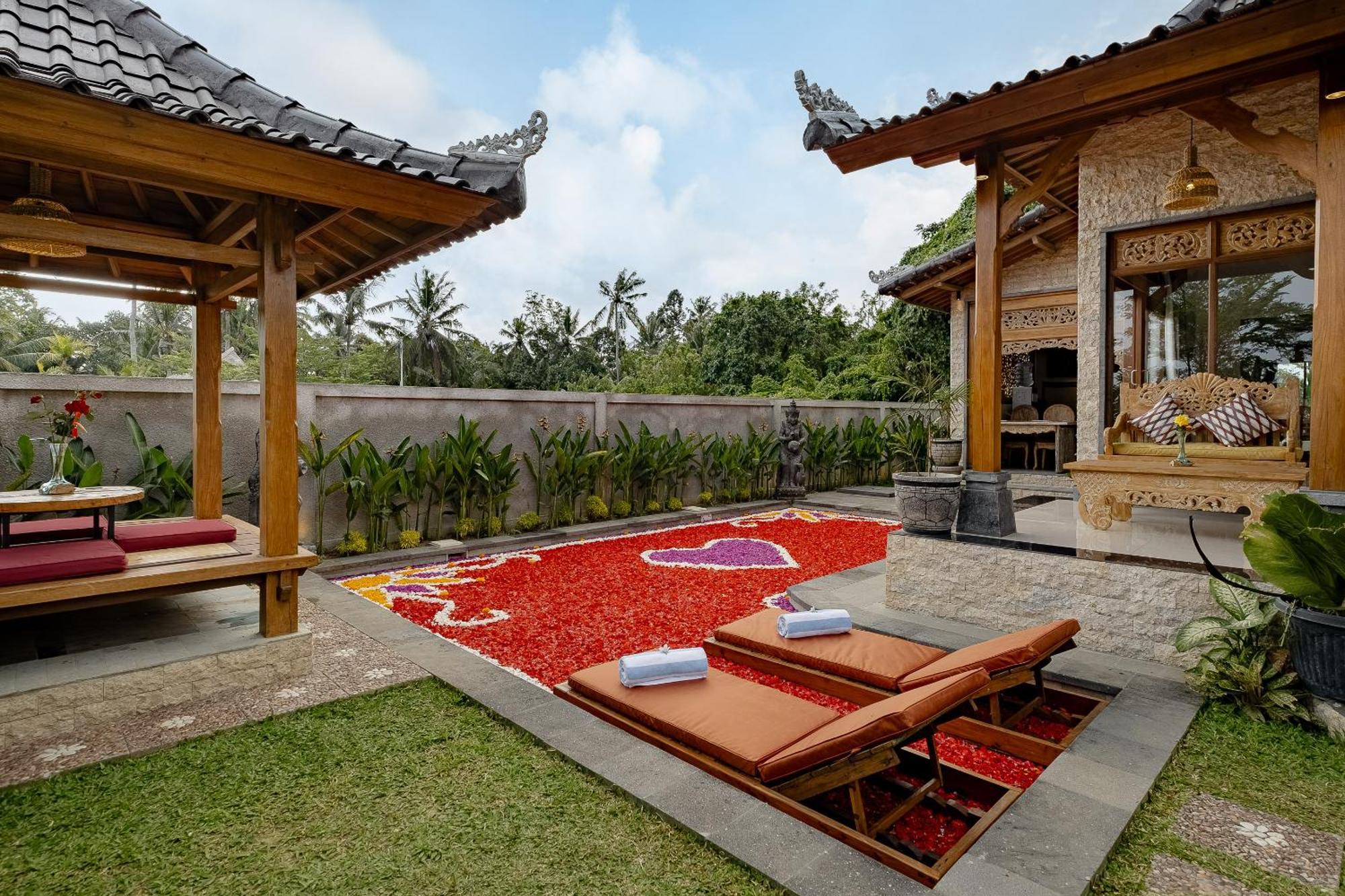Ari Yudha Villa