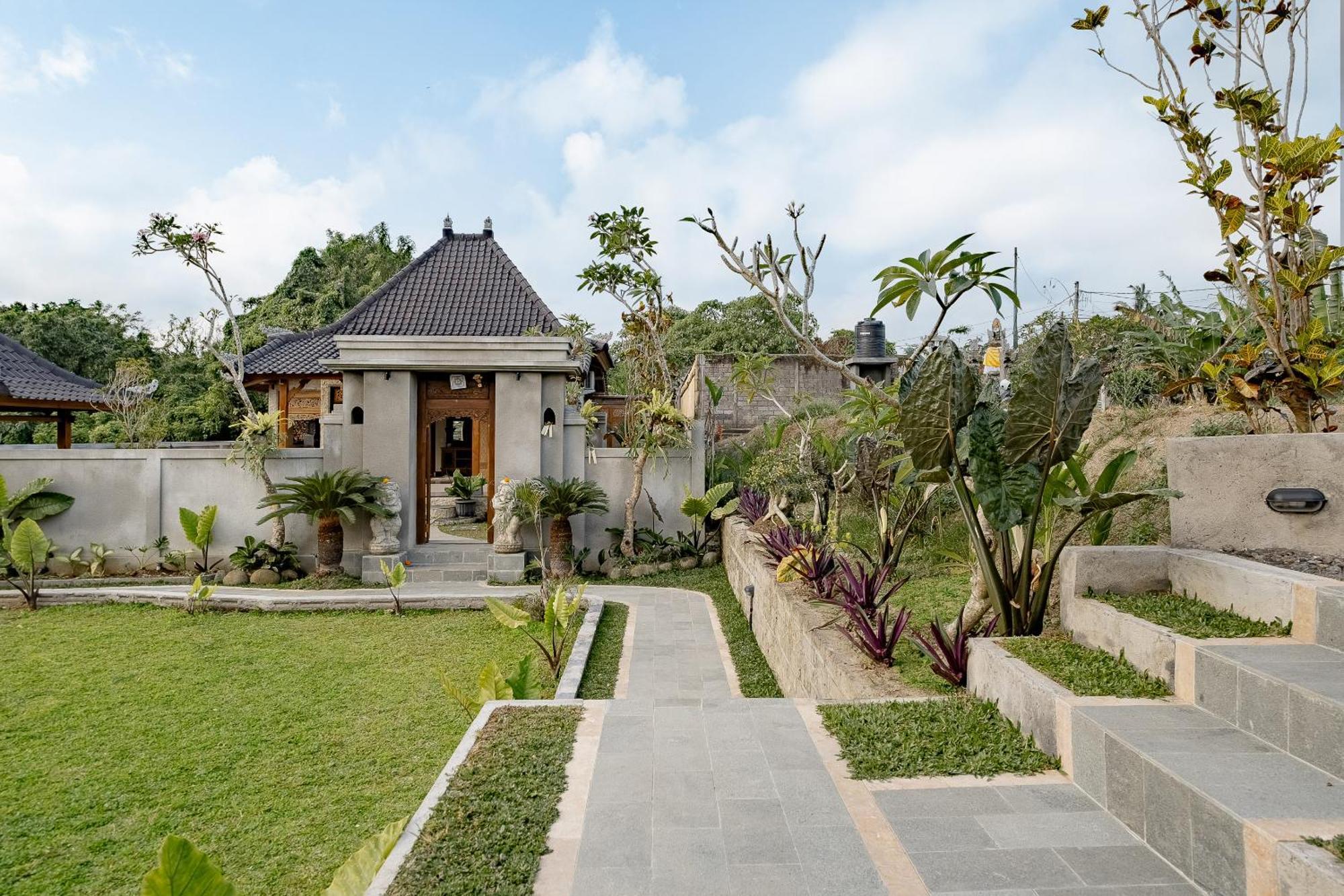 Ari Yudha Villa
