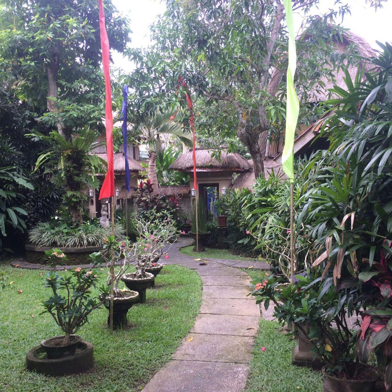Anomcottages Bed & Breakfast *