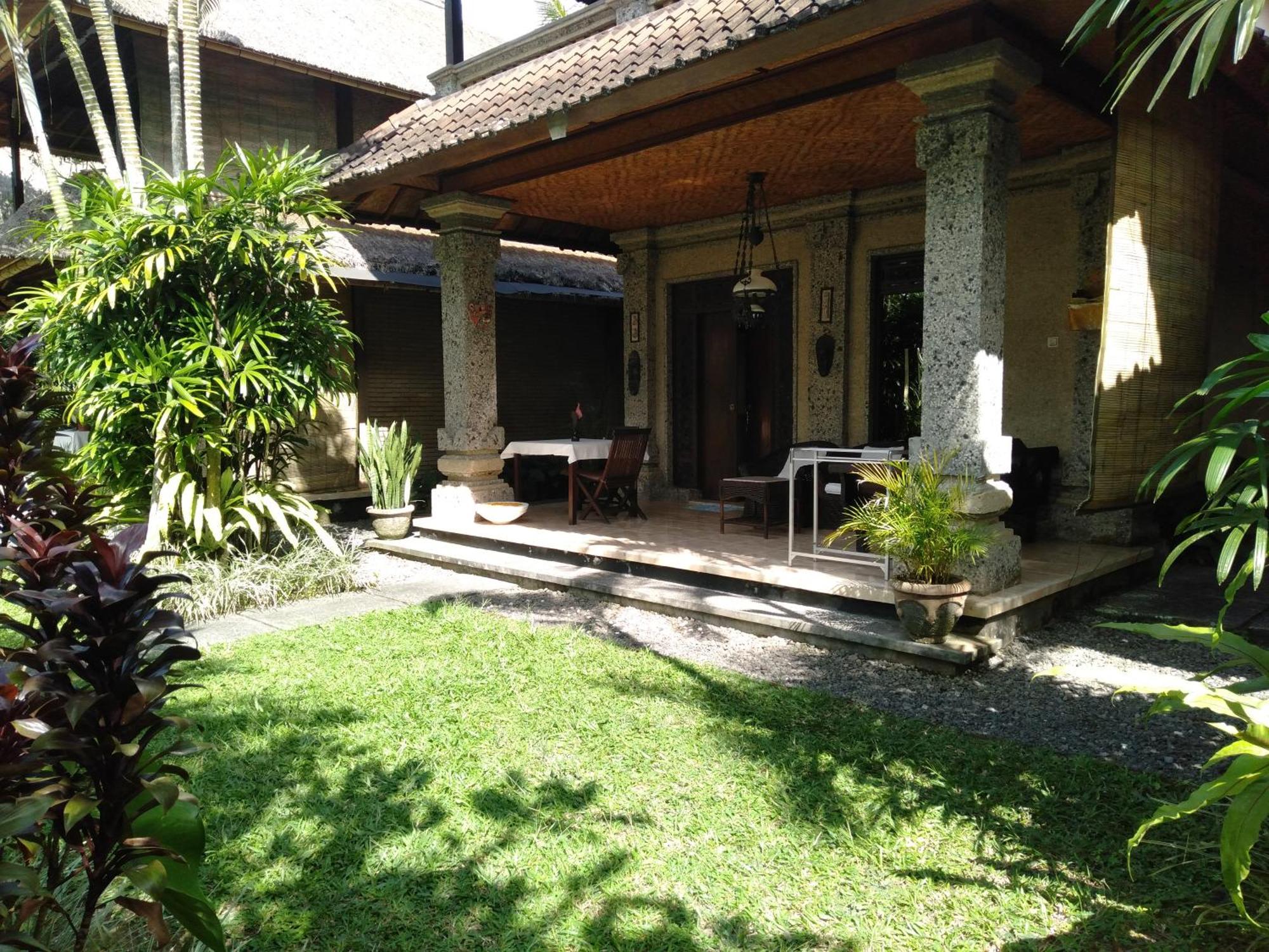 Anomcottages