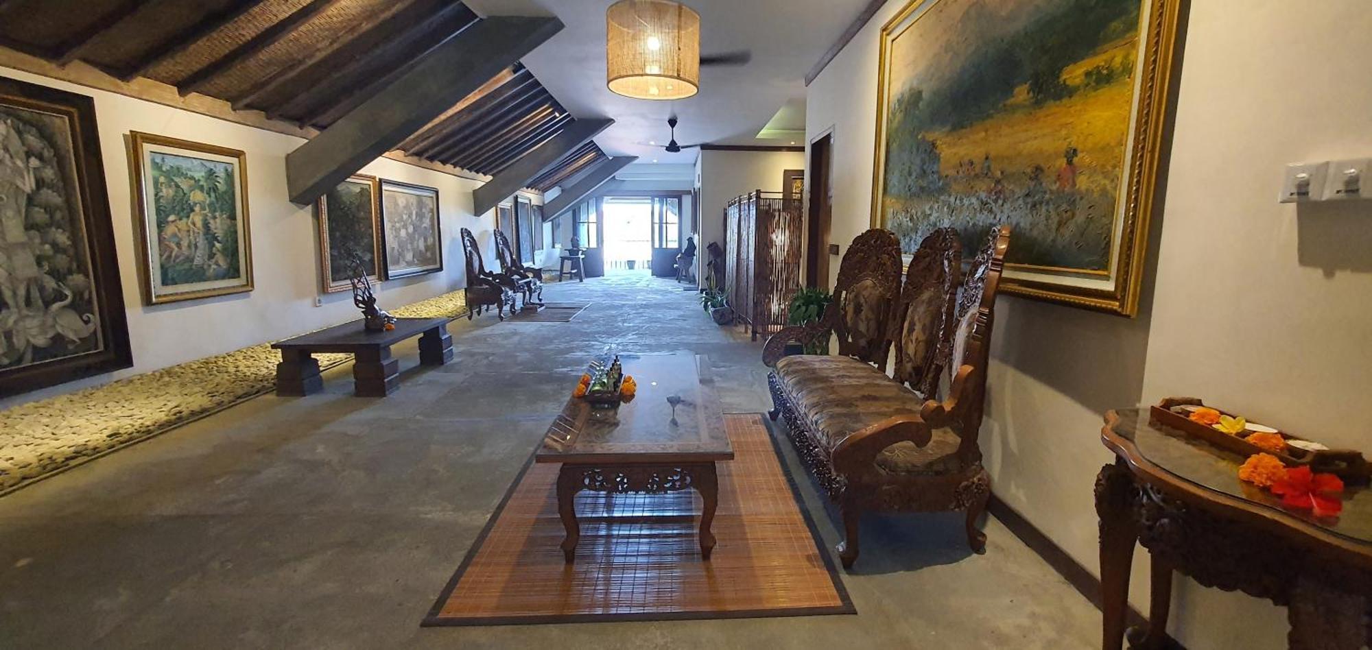Purana Hotel Ubud