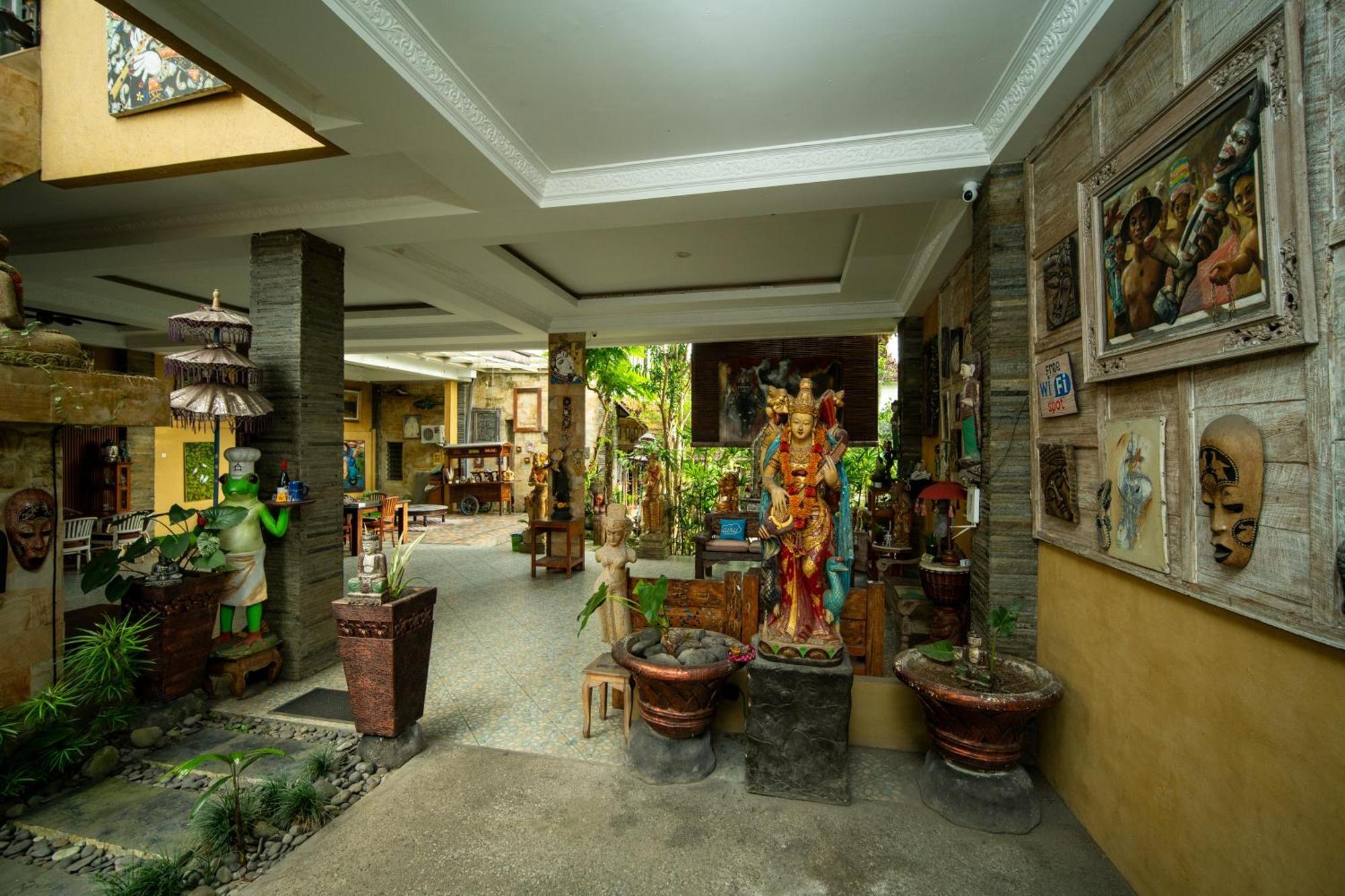 Kubu Sari Guest house *