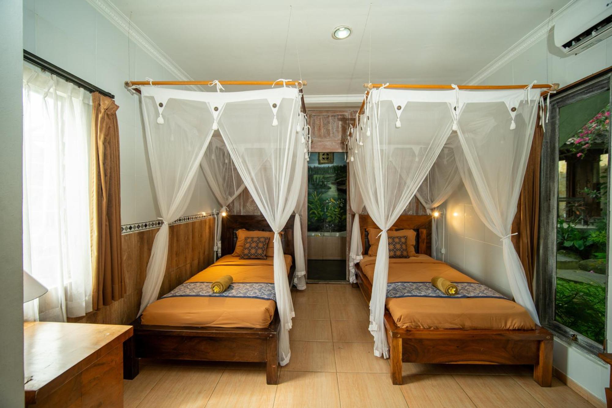 Kubu Sari Guest house *