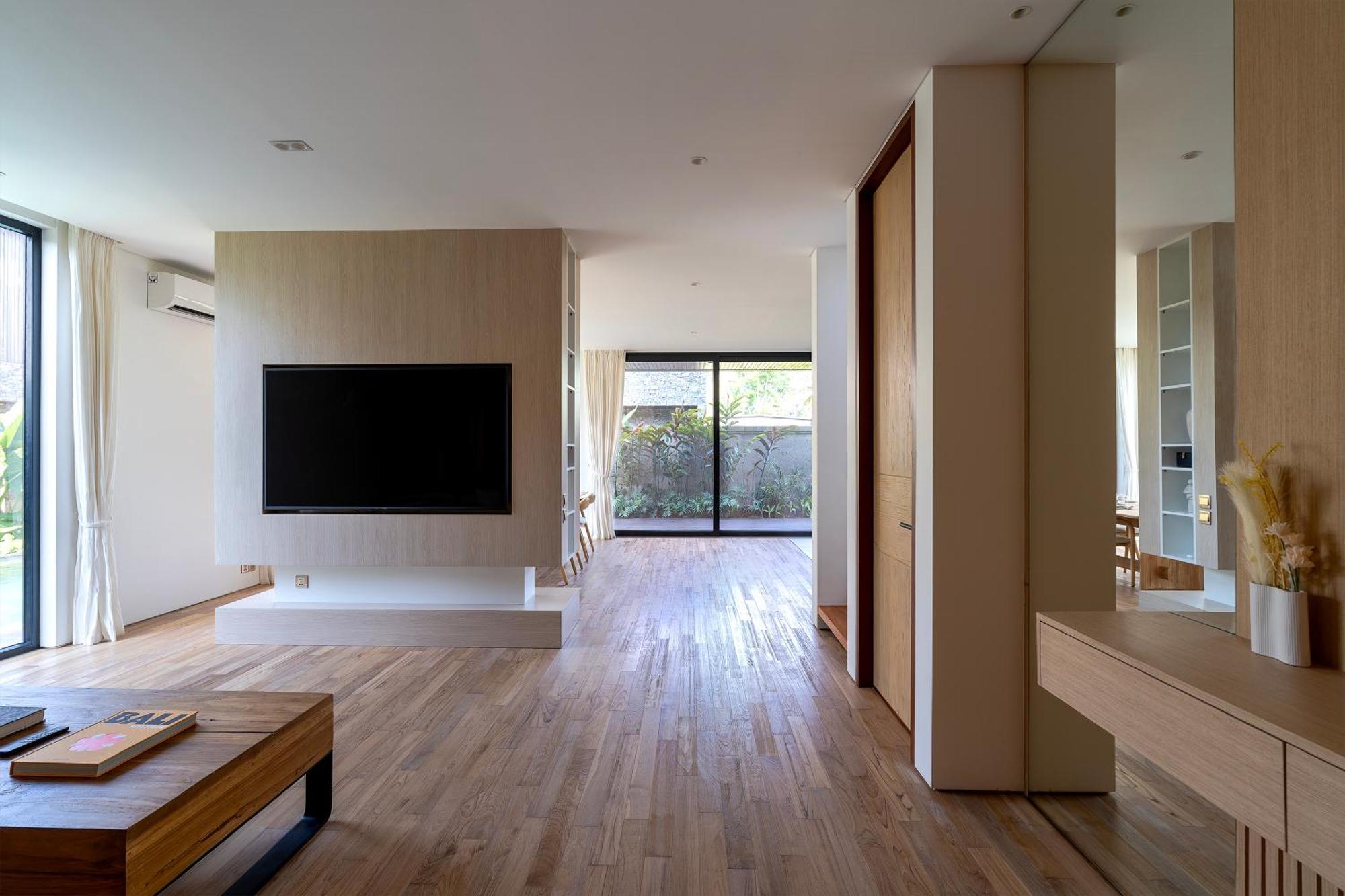 Seven Stones Villa *