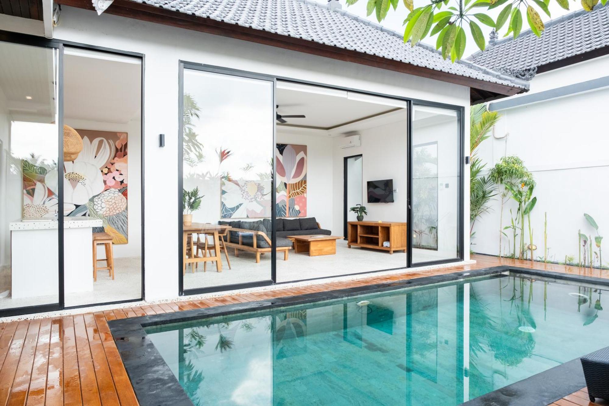 Entire Luxury Peaceful Pool Views *