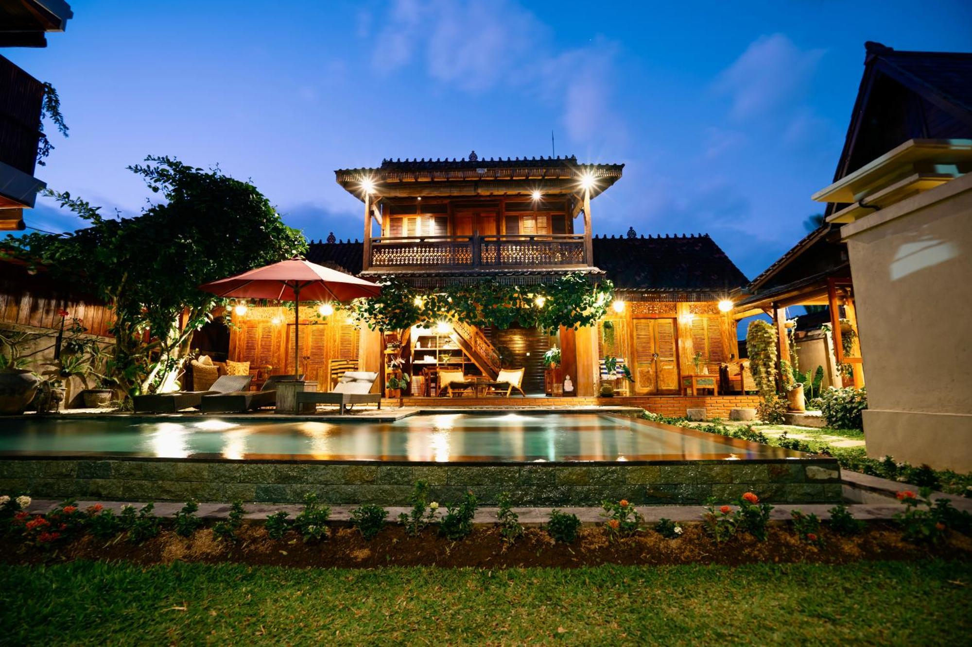 Indulge In The Serenity Of Bali At Rumah Elfi Villa *