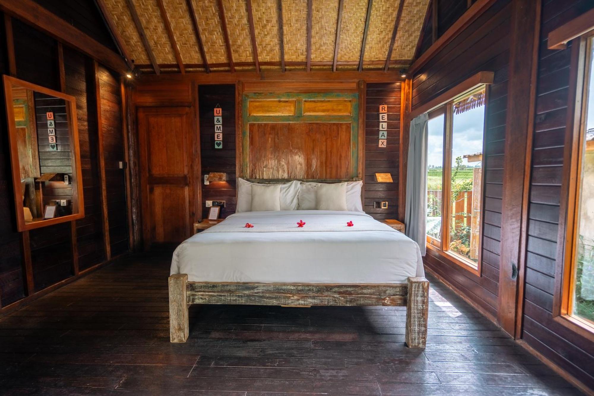 Indulge In The Serenity Of Bali At Rumah Elfi Villa *