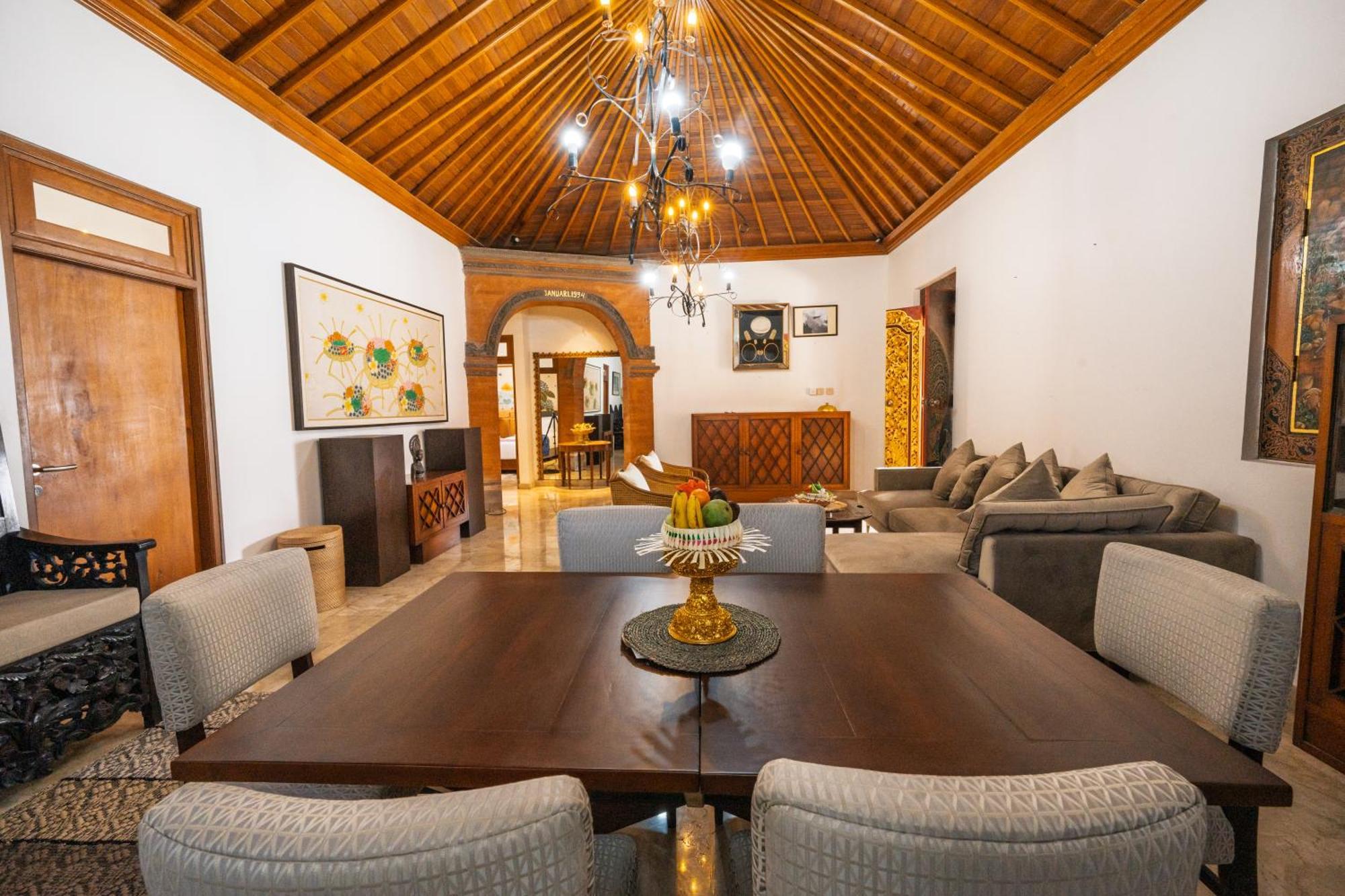 Puri Kantor Legacy - Heritage Palace Ubud