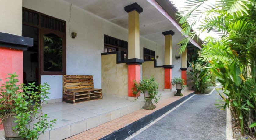 Oyo 90547 Saren Anyar Hotel