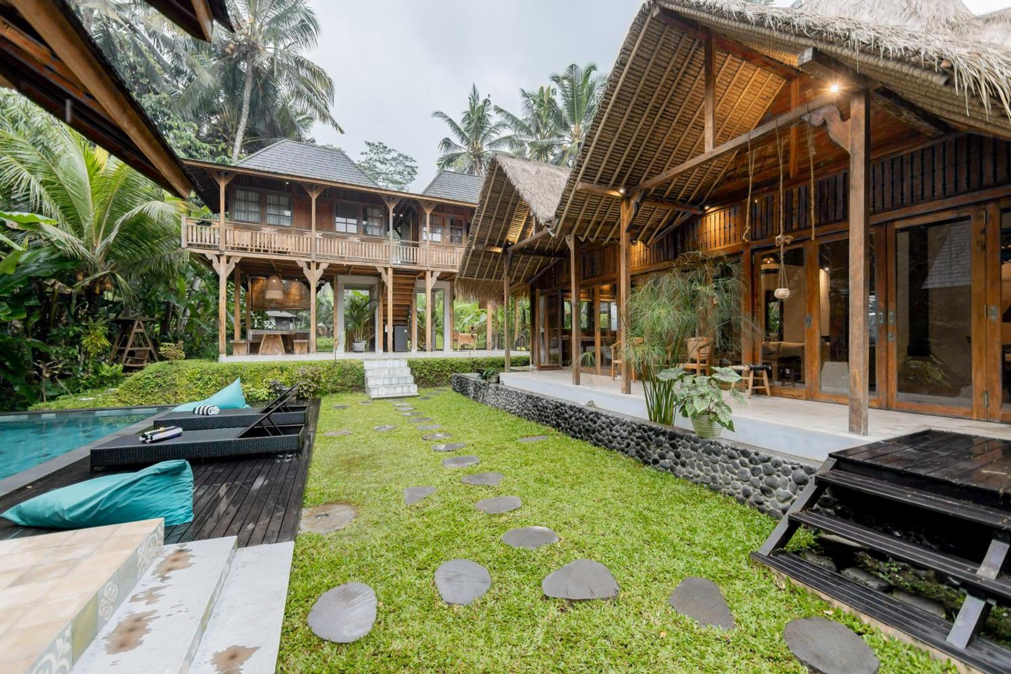 Alojamento Rumah Guci *