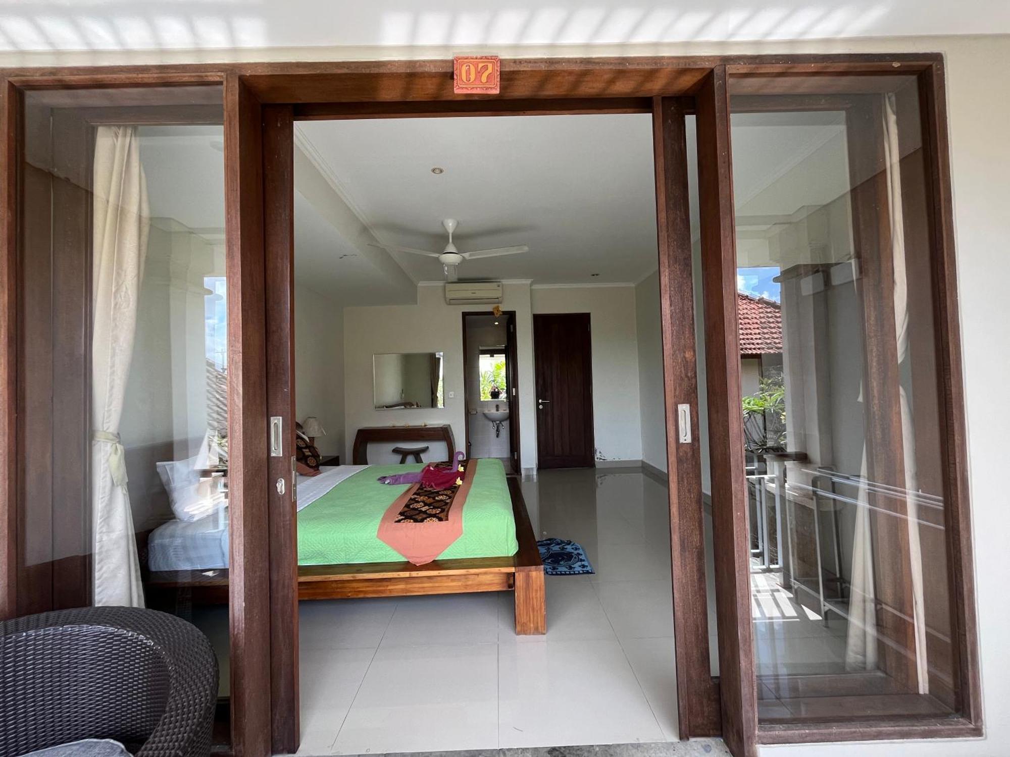 Guest house Merthayasa 2